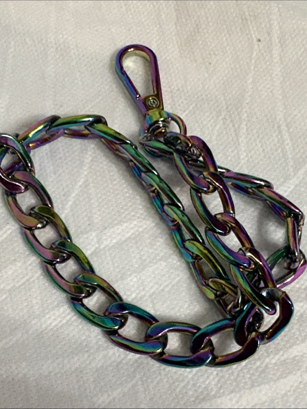 Iridescent Multicolor Chain Strap Accessory - Picture 4 of 4